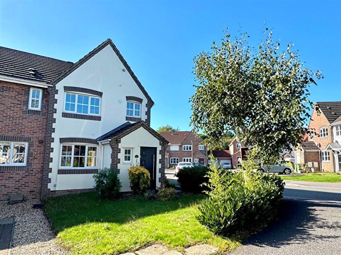 4 Bedroom End Terrace House For Sale In John Bunyan Close, Whiteley, PO15