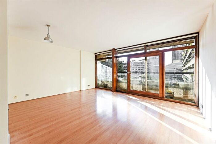 2 Bedroom Flat To Rent In Willoughby House, Barbican, London, EC2Y