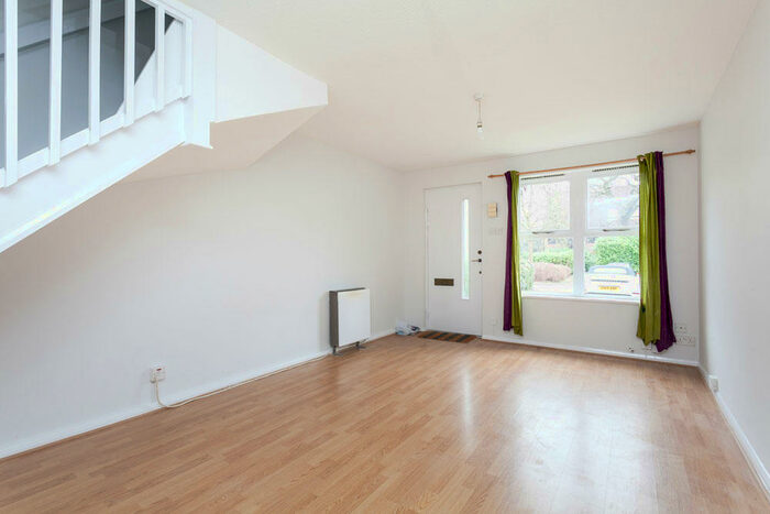 2 Bedroom Terraced House To Rent In Trafalgar Place, Hermon Hill, E11