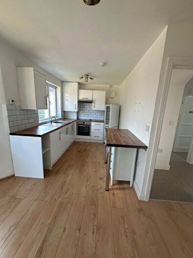 2 Bedroom Detached House To Rent In Onslow Gardens, East London, London, E18