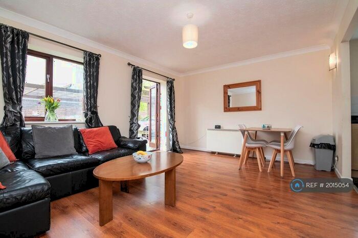 3 Bedroom Flat To Rent In Kings Court, Birmingham, B1