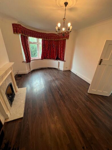 4 Bedroom Semi-Detached House To Rent In Northumberland Road, New Barnet, Barnet, EN5