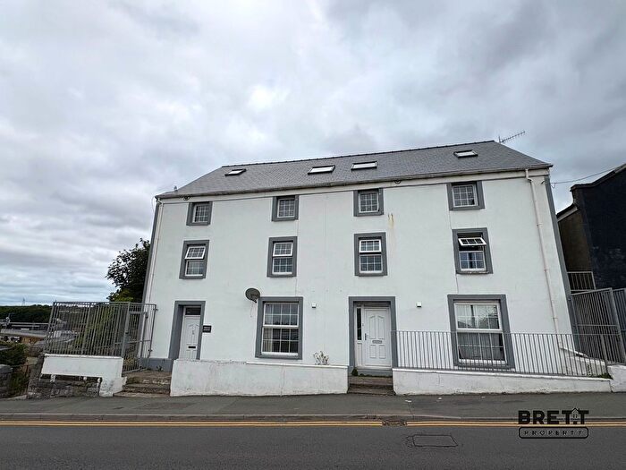 1 Bedroom Flat To Rent In Flat Dinas House, Victoria Road, Milford Haven, Pembrokeshire., SA73