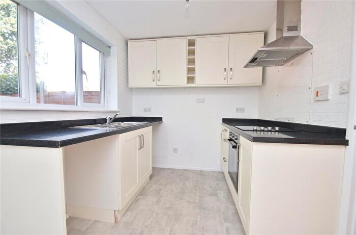 2 Bedroom End Of Terrace House To Rent In Cotswold Close, Verwood, Dorset, BH31