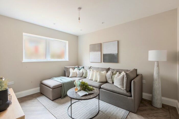 3 Bedroom Terraced House For Sale In Polo Mews, The Gallop, South Croydon, CR2