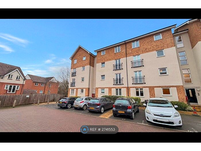 2 Bedroom Flat To Rent In Itea Court, Uxbridge, UB8