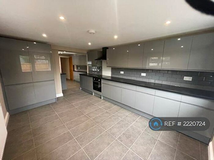 5 Bedroom Terraced House To Rent In Berkeley Road, Southampton, SO15