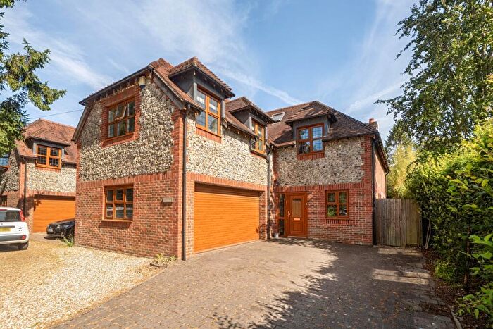 5 Bedroom Detached House To Rent In South Drive Littleton, SO22