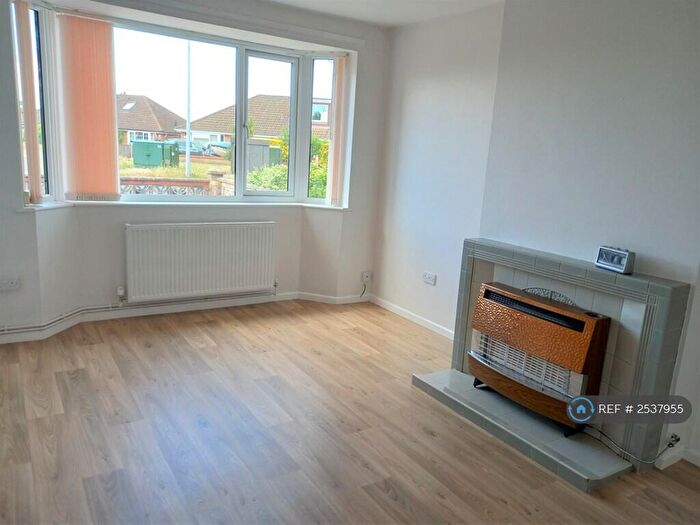 3 Bedroom Bungalow To Rent In Tiercel Avenue, Norwich, NR7