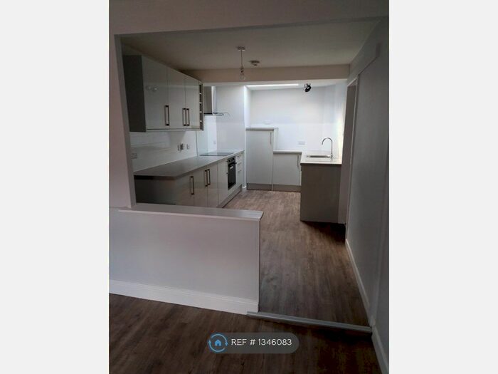 2 Bedroom Flat To Rent In Queen Street, Wells, BA5