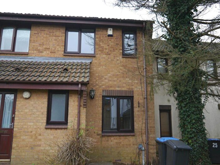 2 Bedroom House To Rent In Tomsfield, Hatfield, AL10