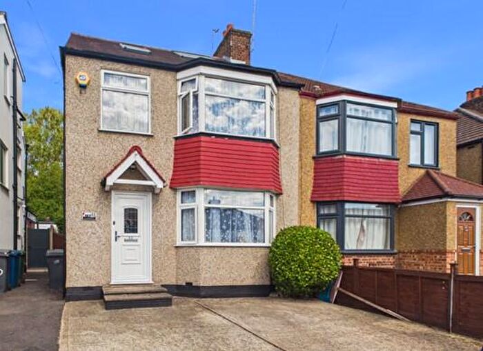 5 Bedroom Semi Detached House For Sale In Fairfield Way, Barnet, EN5