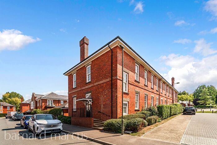 2 Bedroom Flat For Sale In Sherwood Way, Epsom, KT19