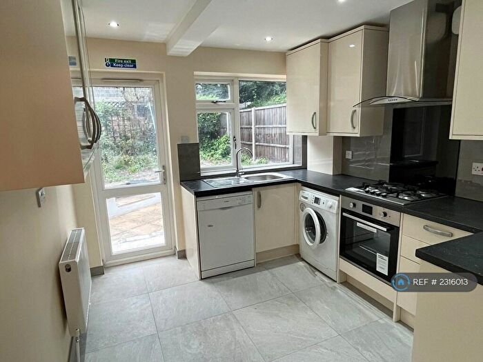 2 Bedroom Flat To Rent In Roxborough Road, Harrow, HA1