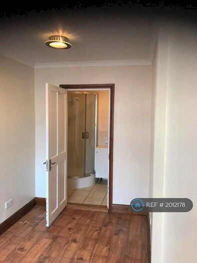 4 Bedroom End Of Terrace House To Rent In Greenwood Road, Mitcham, CR4