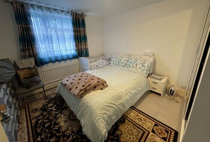2 Bedroom Flat To Rent In Tallack Close, Harrow, HA3