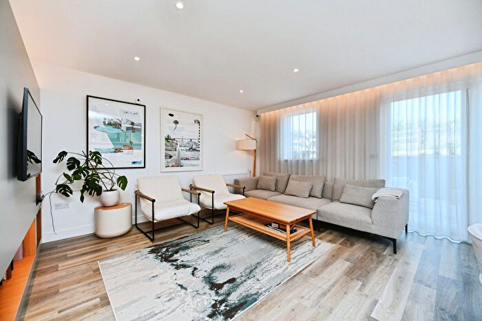 4 Bedroom Property To Rent In Chalk Cliff Road, Brighton, BN2