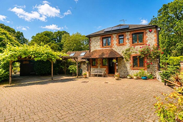 4 Bedroom Semi-Detached House For Sale In Woodberry Lane, Emsworth, PO10