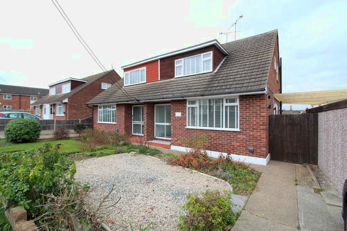 3 Bedroom Semi-Detached House To Rent In Cromwell Road, Hockley, Essex, SS5