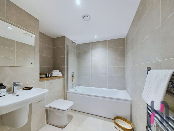 1 Bedroom Flat To Rent In Manchester Waters, Pomona Strand, Old Trafford, M16