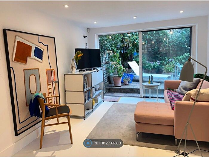 2 Bedroom Flat To Rent In Ground Floor, London, SW2