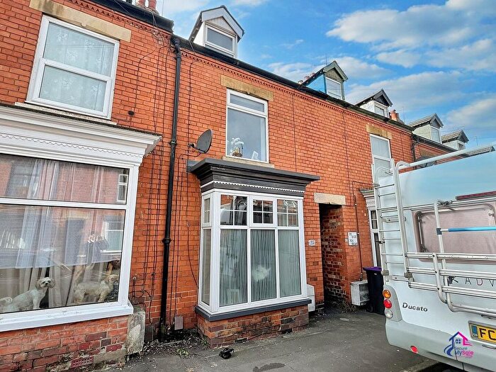3 Bedroom Terraced House For Sale In Edward Street, Grantham, NG31