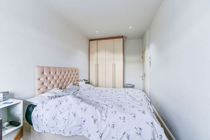 1 Bedroom Studio To Rent In Streatham Vale, Streatham Common, London, SW16