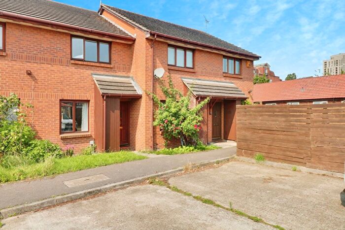 2 Bedroom Terraced House For Sale In Garton Place, London, SW18