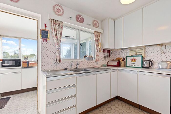 3 Bedroom Bungalow For Sale In Pescotts Close, Birdham, Chichester, West Sussex, PO20