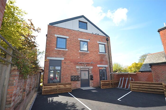 1 Bedroom Flat For Sale In Western Road, Lymington, Hampshire, SO41