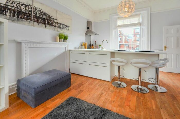 2 Bedroom Flat To Rent In Park Row, Nottingham, NG1