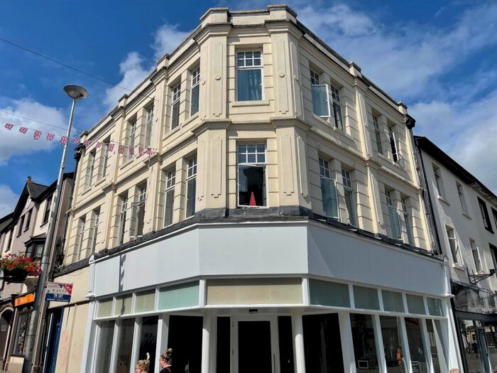2 Bedroom Flat To Rent In Flat, George Street, Pontypool, NP4