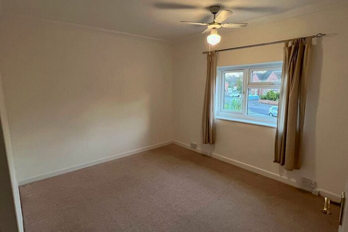 4 Bedroom Semi-Detached House To Rent In Wimborne, BH21