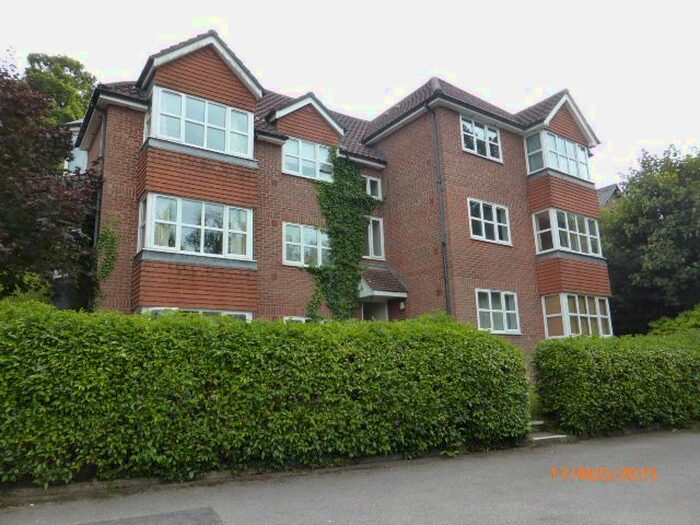 1 Bedroom Flat To Rent In Whitepost Hill, Redhill, RH1
