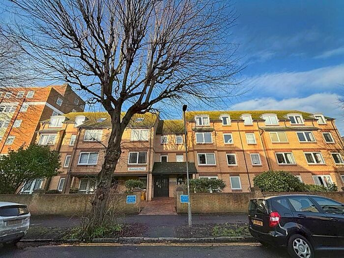 1 Bedroom Flat For Sale In St. Leonards Road, Eastbourne, BN21