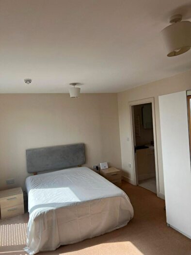 2 Bedroom Apartment To Rent In Tay Court, Meath Crescent, Bethnal Green, E2