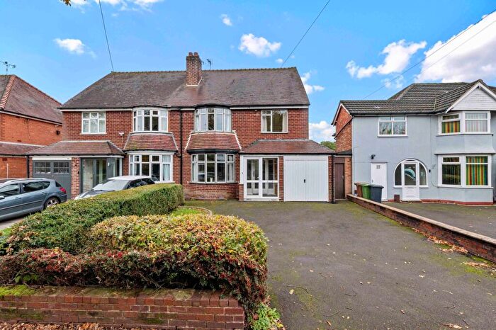 3 Bedroom Semi Detached House For Sale In Solihull Road, Shirley, Solihull, B90