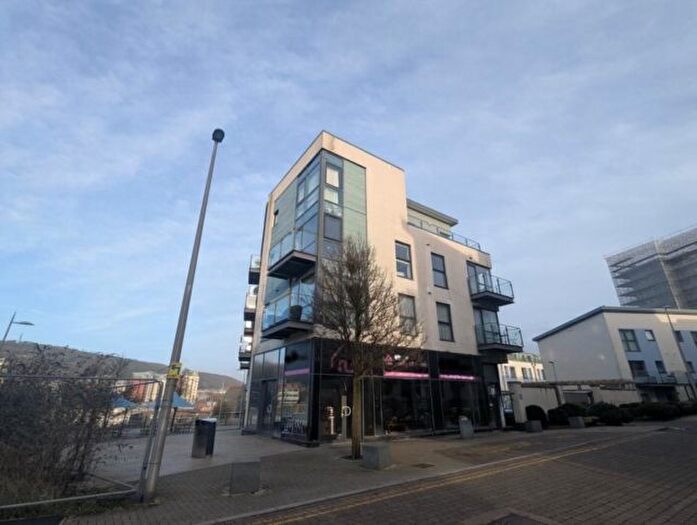 1 Bedroom Flat To Rent In Marina Villas, Trawler Road, Swansea., SA1
