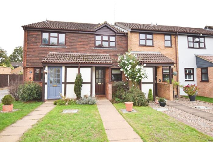 2 Bedroom Terraced House For Sale In Windsor Walk, Walton-on-Thames, KT12