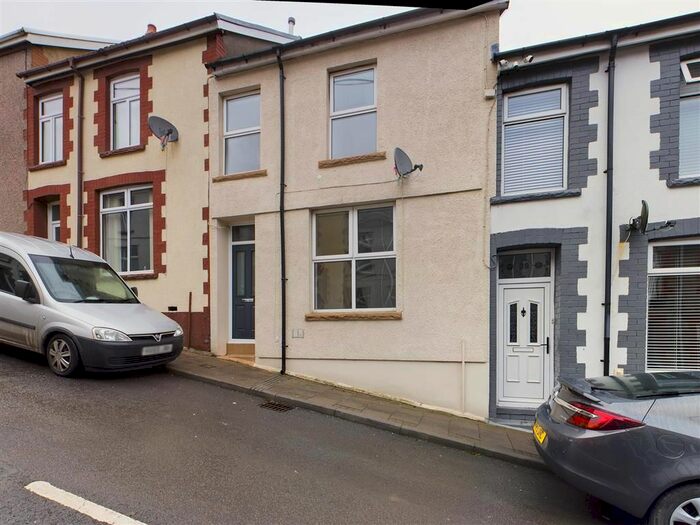 3 Bedroom Property To Rent In Wordsworth Street, Cwmaman, Aberdare, CF44