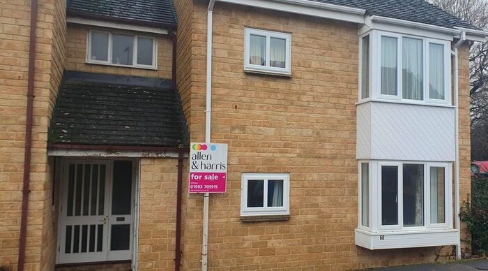 1 Bedroom Flat For Sale In Eton Close, Witney, OX28