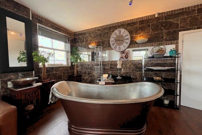 3 Bedroom Flat To Rent In Moreland Street, Nottingham, NG2