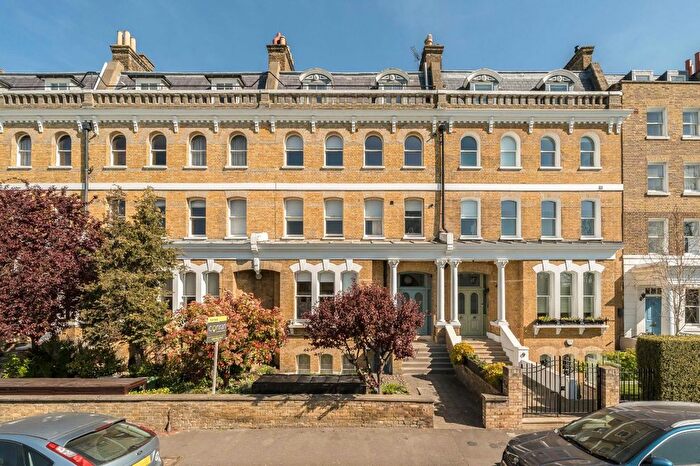 2 Bedroom Flat To Rent In West Grove, Greenwich, SE10