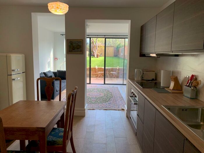 1 Bedroom Apartment To Rent In Iffley Road, East Oxford, OX4