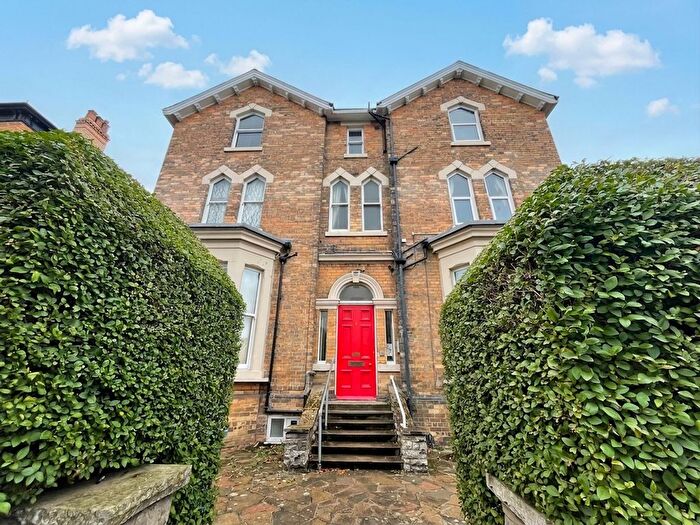 1 Bedroom Flat For Sale In Flat (Basement), Princess Royal Terrace, Scarborough, YO11