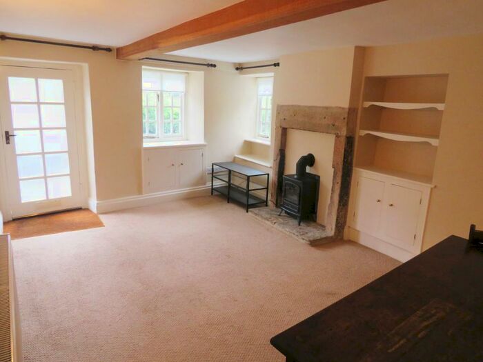 3 Bedroom House To Rent In School Lane, Hathersage, Hope Valley, S32