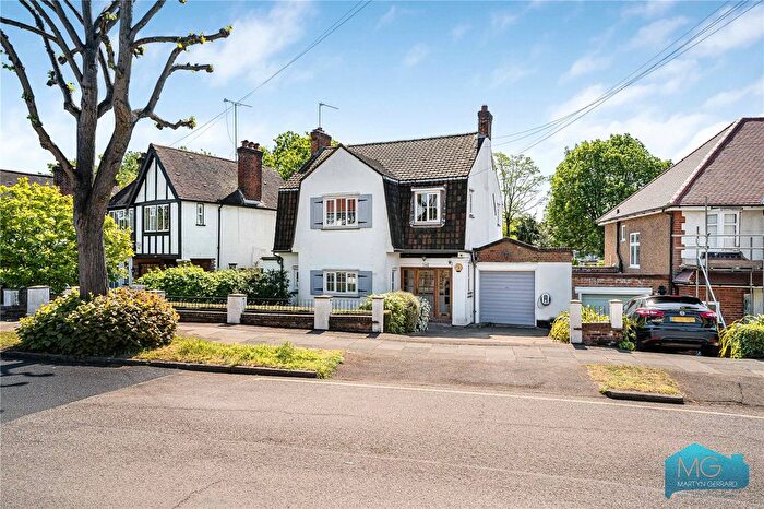 3 Bedroom Detached House For Sale In Friary Road, North Finchley, London, N12