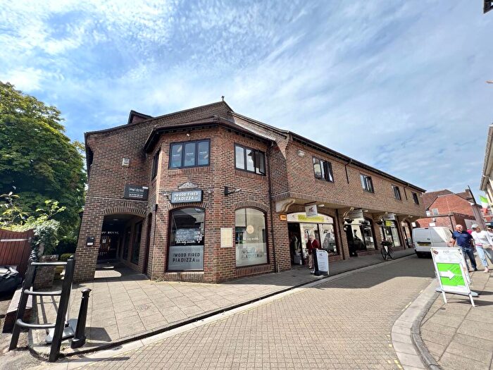 2 Bedroom Flat To Rent In Mill Lane, Wimborne, BH21
