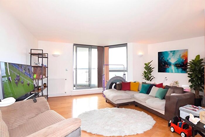 2 Bedroom Apartment To Rent In Mercury Gardens, Romford, RM1