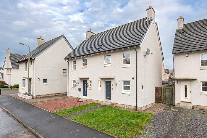 3 Bedroom Semi-Detached House For Sale In Hillside Grove, Bo'ness, EH51